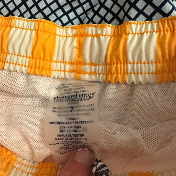 Set of 3 NWT Vineyard Vines boys swim size 7 - Picture 5 of 10